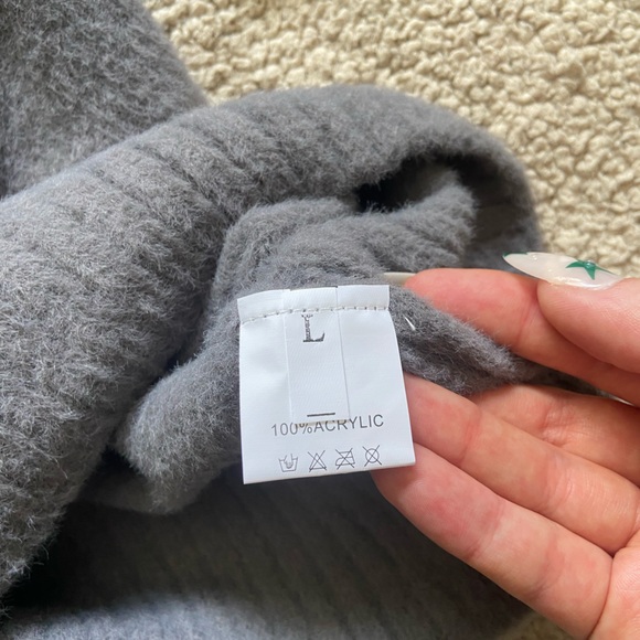 🌸 Amazon 🌸 thick grey sweater - Picture 6 of 8